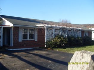 31 Center St, Sparta, NC 28675