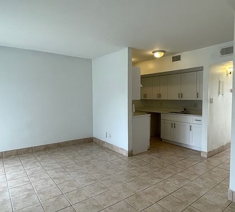 2nd image of 1852D Golf View Ave #10782440