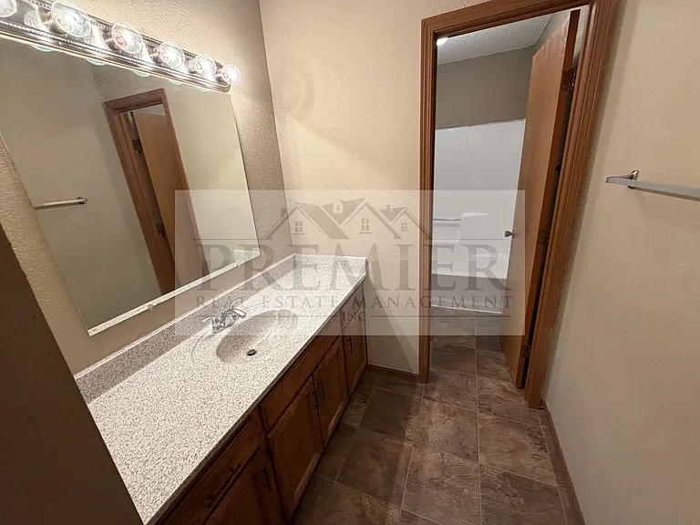 3 bd/1.5 ba townhome - 3556 NE Independence Ave, Lee's Summit, MO 64064 // Rent $1425 (end unit) — Photo 13