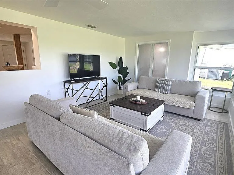 1210 S Maryknoll Rd — Photo 17