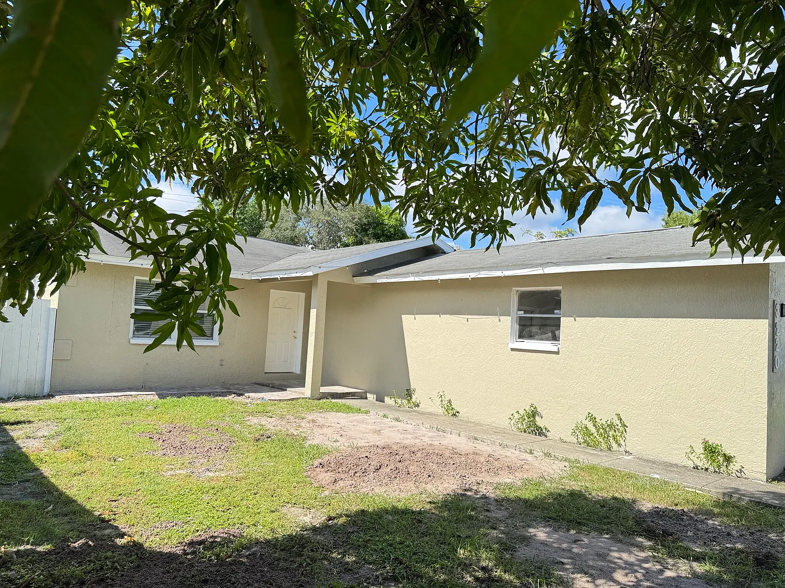 3 bed, 1326 sqft, $2,450 — Photo 3