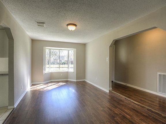 5th image of 6414 Fairwood Dr