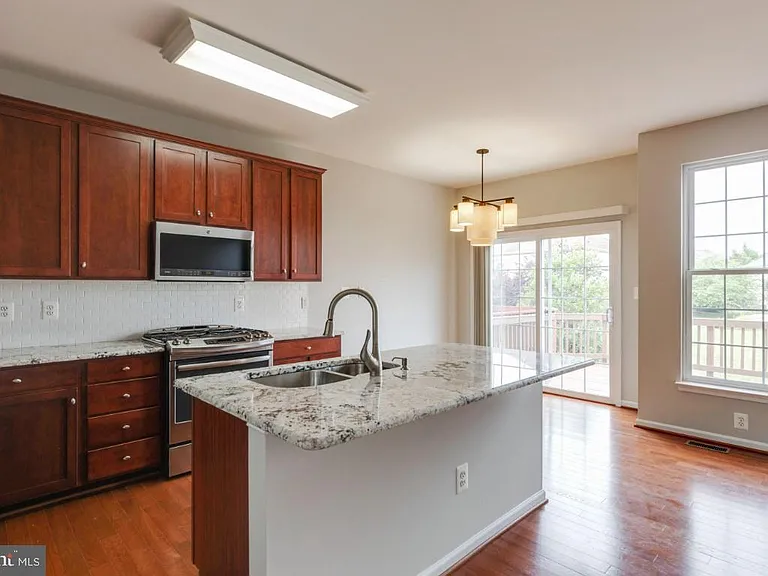 25286 McIntyre Sq — Photo 13