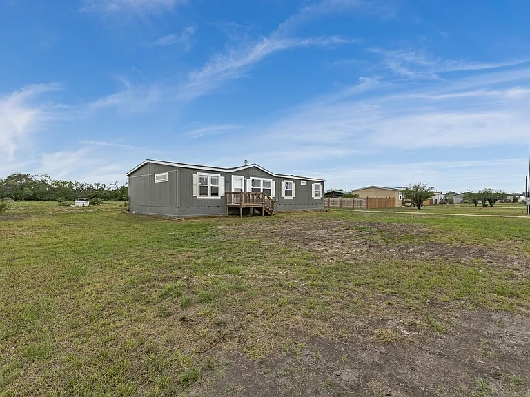 240 Private Road 4653 — Photo 2