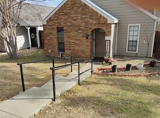 318 Teakwood Ln, Lewisville, TX 75067