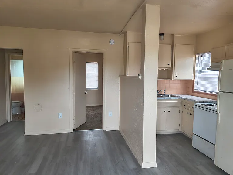 1835 18th Ave S #1835 — Photo 3