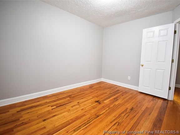 5th image of 707 Veda St