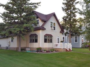409 S Bryan Ave, Hallock, MN 56728