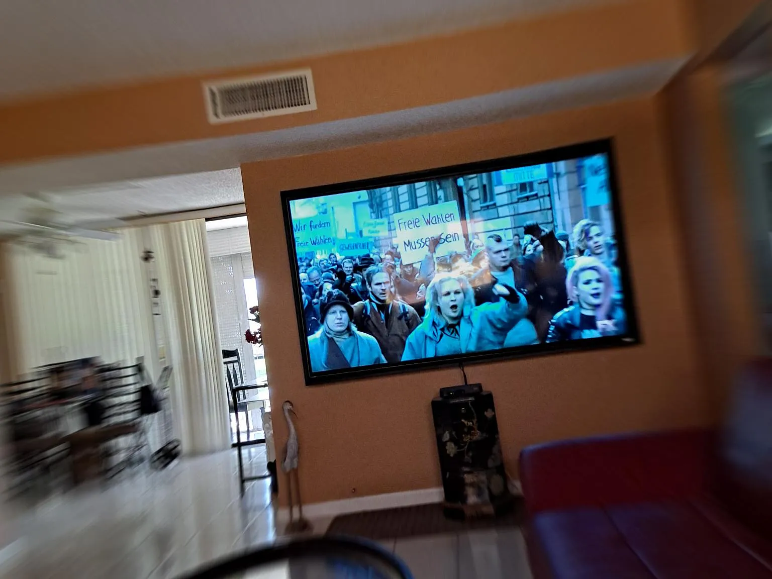 2 bed, 1050 sqft, $2,400 — Photo 4