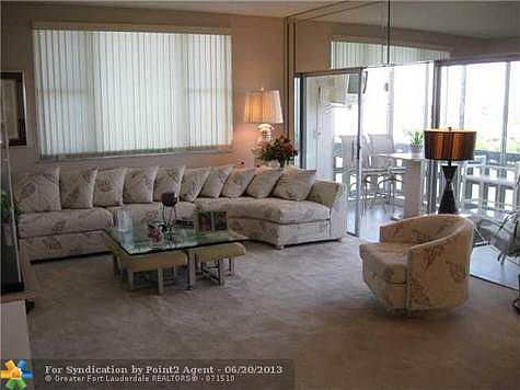 4th image of 4330 Hillcrest Dr APT 1020