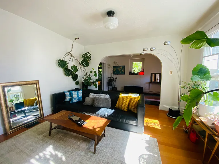 2739 NE Halsey St — Photo 7