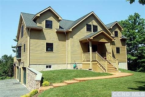 Perfect country getaway close to outdoor activities, cultural events, farmer's markets and easily accessible!