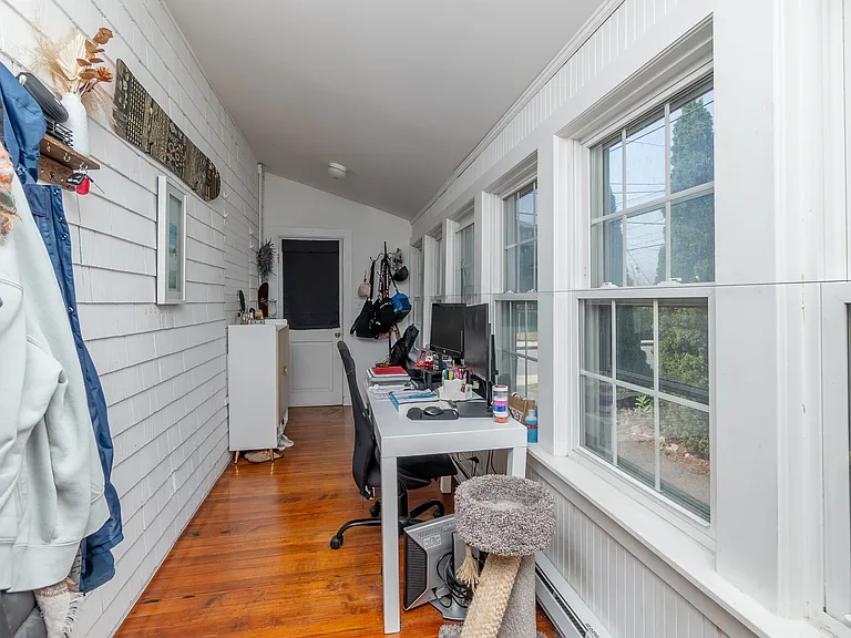 10 Underhill St #2 — Photo 3