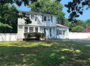 14 Hearthstone Way, New Windsor, NY 12553