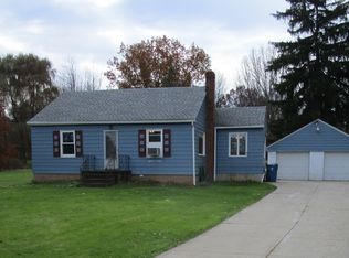 3382 Summit Rd, Barberton, OH 44203