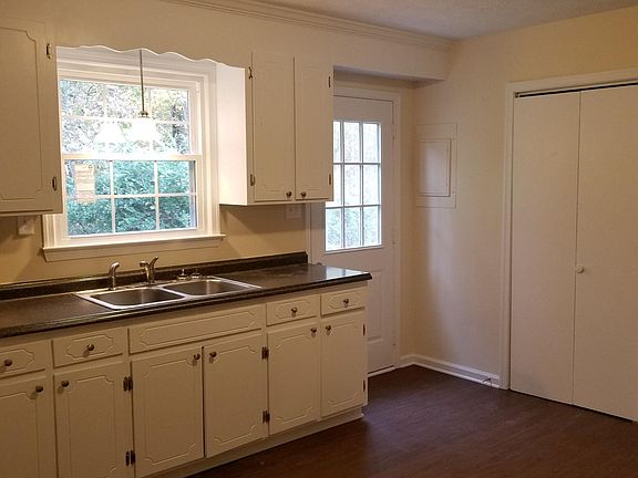 4th image of 510 Lusardi Dr APT D3