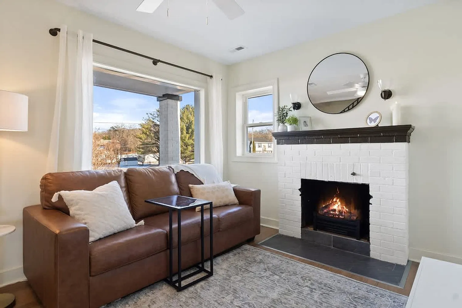 4 bed, 1.0 bath, $2,953 — Photo 3