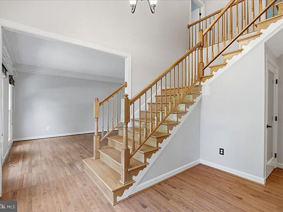 5th image of 7818 Meadowgate Dr
