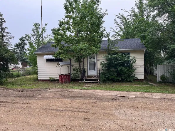 211 2nd STREET E, Lafleche, SK S0H 2K0