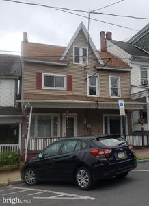 828 W Chestnut St, Coal Township, PA, 17866