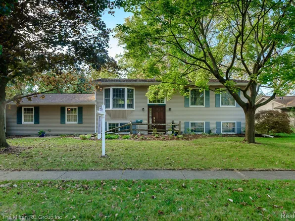 346 Detroit St, Saline, MI 48176