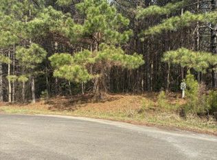 26 Fox Paw Leaf Ln, Ellijay, GA 30536