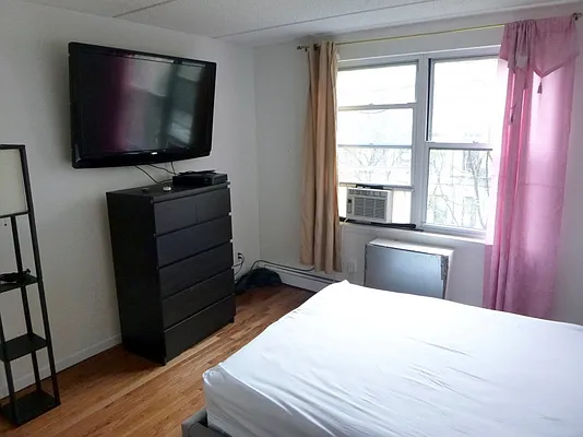 Rented by Bohemia Realty Group | media 23