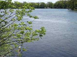 Peninsula Ln, Constantine, MI 49042