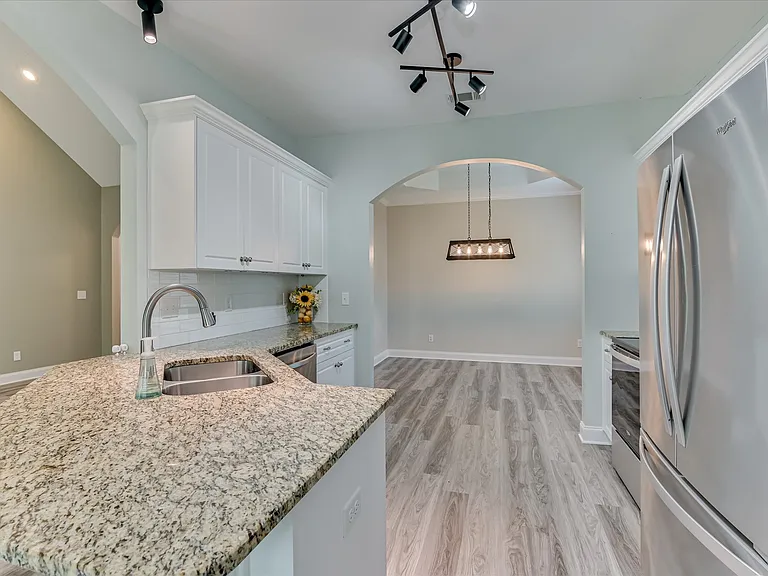 183 Williston Rd — Photo 28