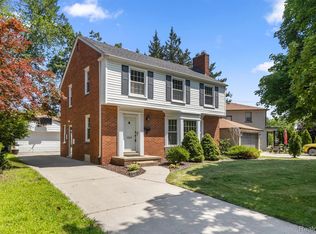 1253 Beechmont St, Dearborn, MI 48124