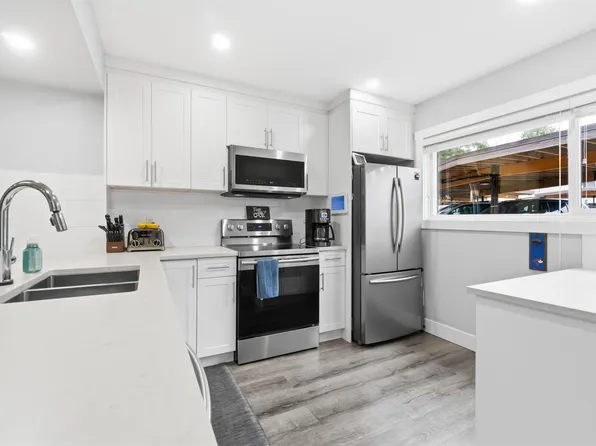 9016 Altair Pl, Burnaby, BC V3J 1A7