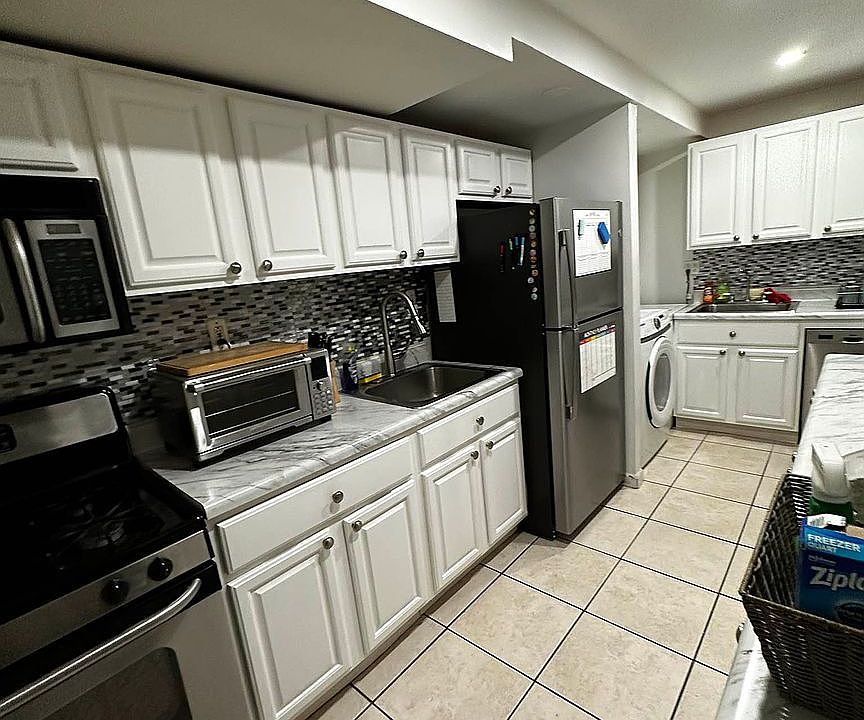 1st image of 134 W 117th St #33