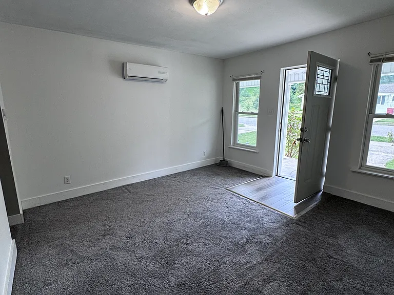 120 Adams St #2 — Photo 4