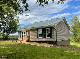 786 Lakeview Dr, Dobson, NC 27017