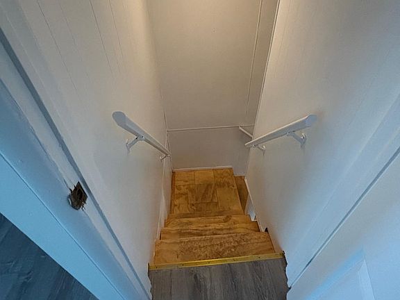 4th image of 2114 Faunce St