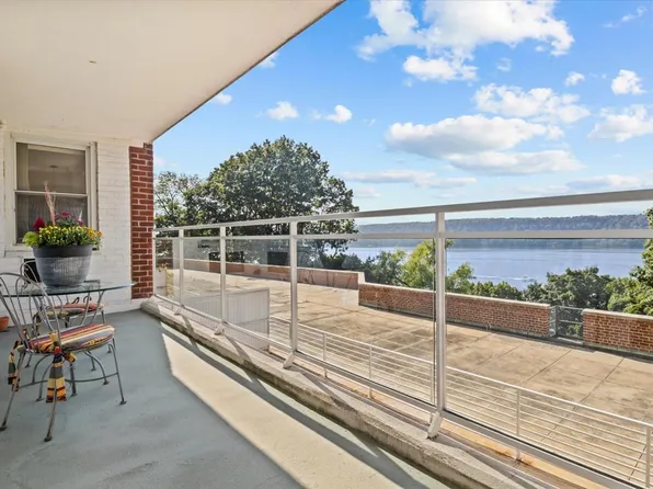 2575 Palisade Avenue image 22 of 30