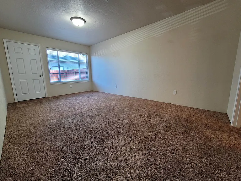 1694 Cloverlawn Dr — Photo 10