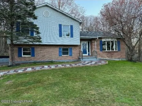 558 Clearview Dr, Long Pond, PA 18334