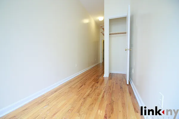 Rented by Link NY Realty | media 13