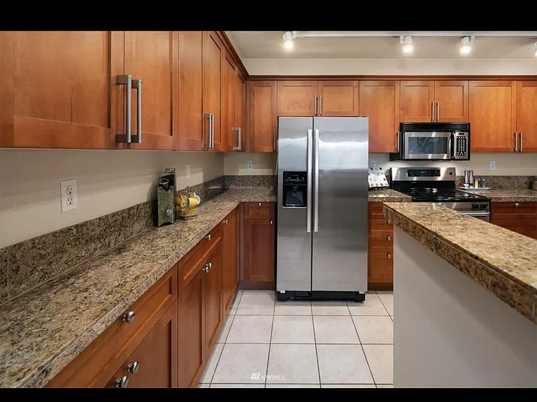 120 1st Ave #101 — Photo 11