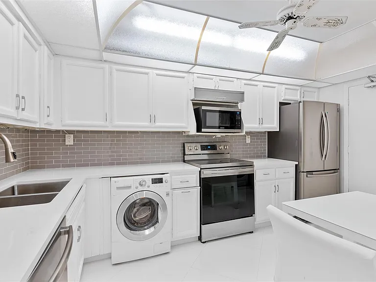 3850 Galt Ocean Dr #405 — Photo 8