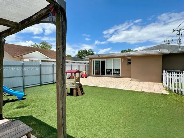 10330 Puerto Rico Dr, Cutler Bay, FL 33189