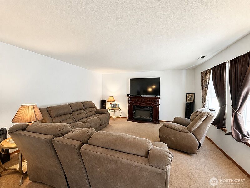3rd image of 1249 Jones Street