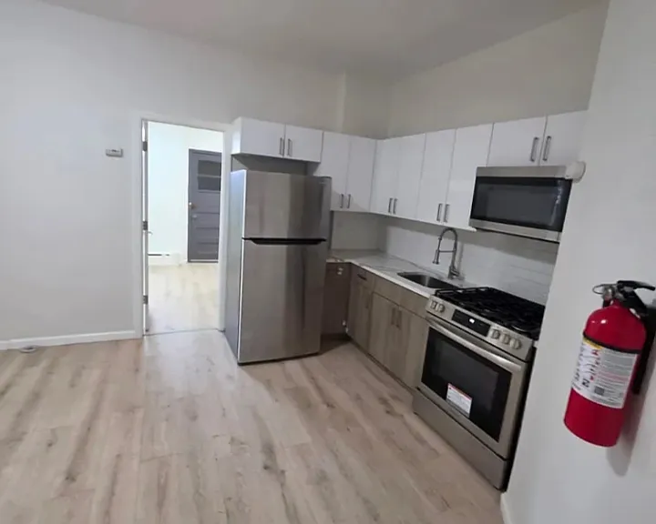 83 S 12th St #1L — Photo 1
