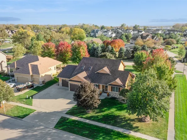 800 Lake View Ave, Polk City, IA 50226