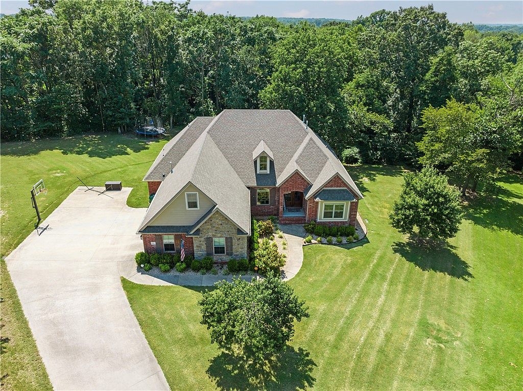 8013 Willowood Ct, Springdale, AR 72762 | Zillow