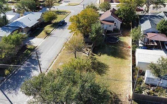 5th image of 800 Avenue J