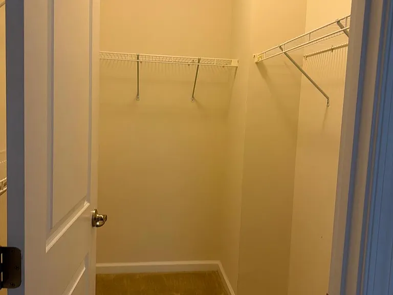 25707 Bishop Grove Ter — Photo 11