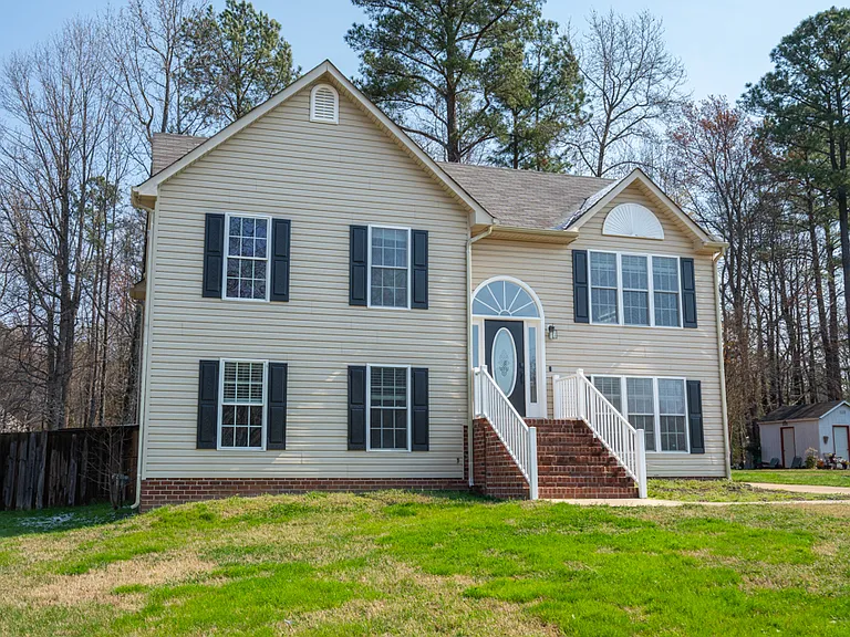 441 Battersea Ln — Photo 35