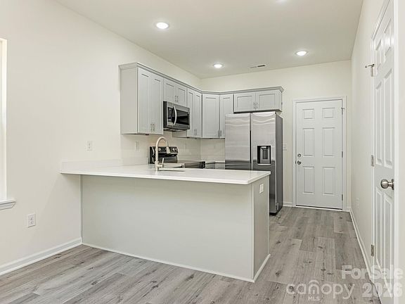 5th image of 4470 Kingsbury Rd